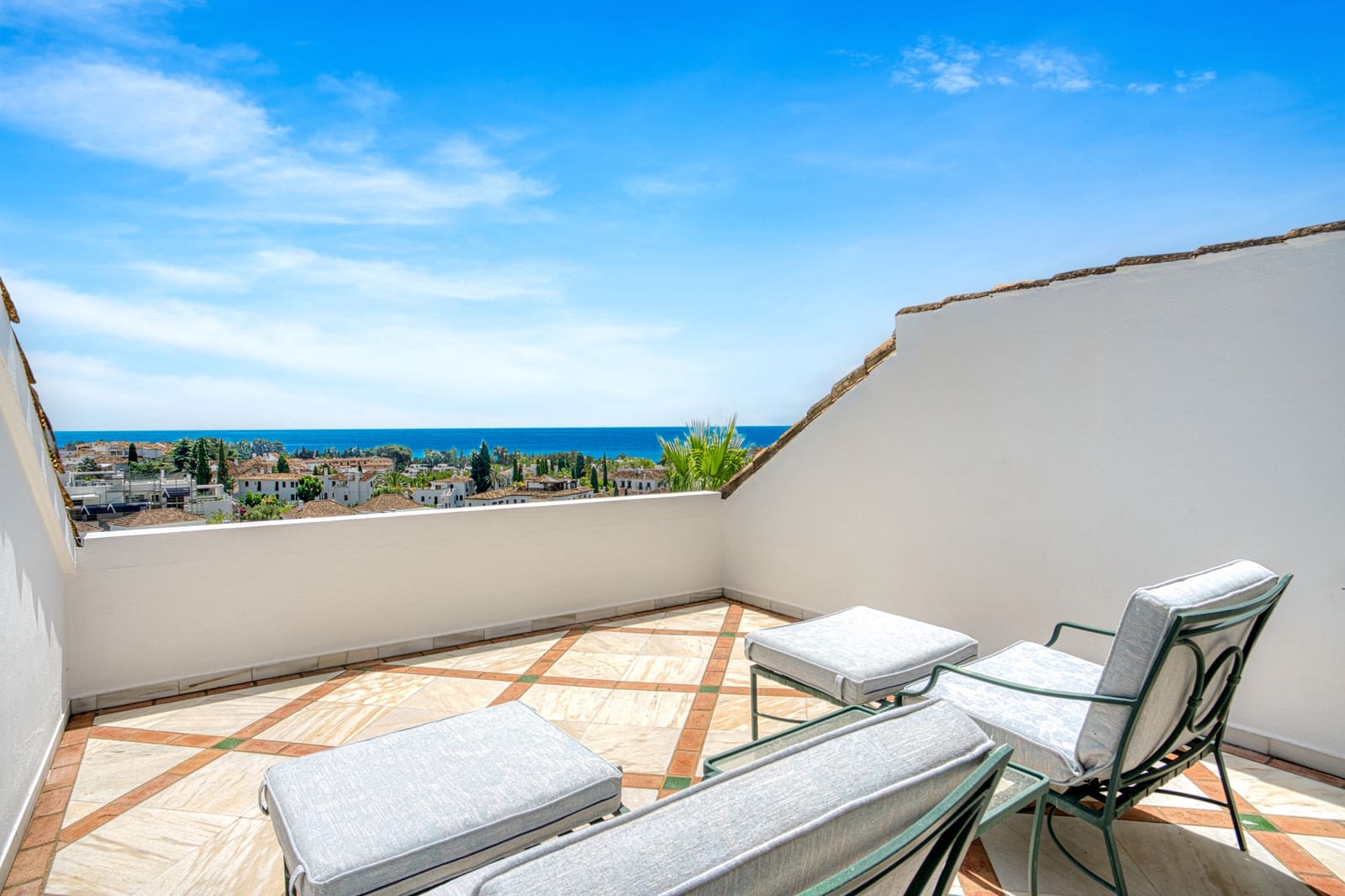 3 quarto Penthouse para venda em Marbella com piscina garagem - 1 975 000 € (Ref: 9722576)