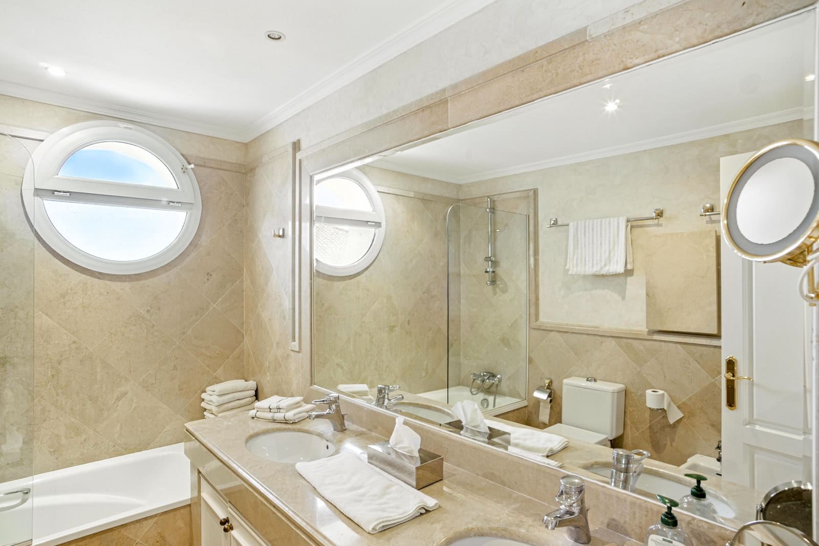 3 quarto Penthouse para venda em Marbella com piscina garagem - 1 975 000 € (Ref: 9722576)