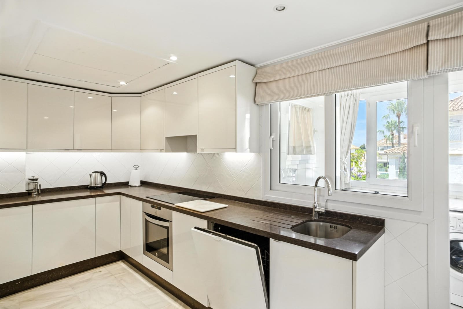 3 quarto Penthouse para venda em Marbella com piscina garagem - 1 975 000 € (Ref: 9722576)