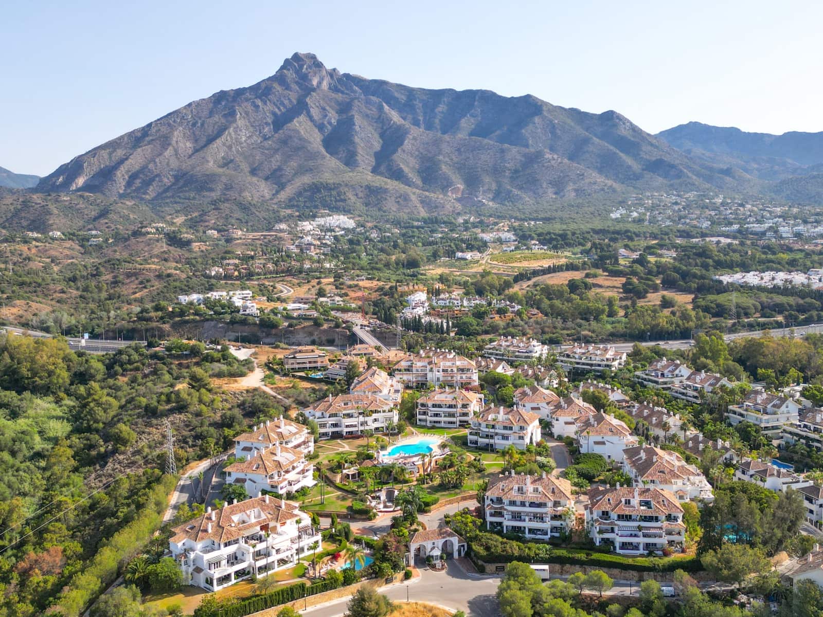 3 quarto Penthouse para venda em Marbella com piscina garagem - 1 975 000 € (Ref: 9722576)