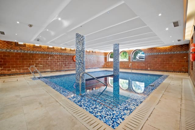 3 slaapkamer Penthouse te koop in Marbella met zwembad garage - € 1.975.000 (Ref: 9722576)