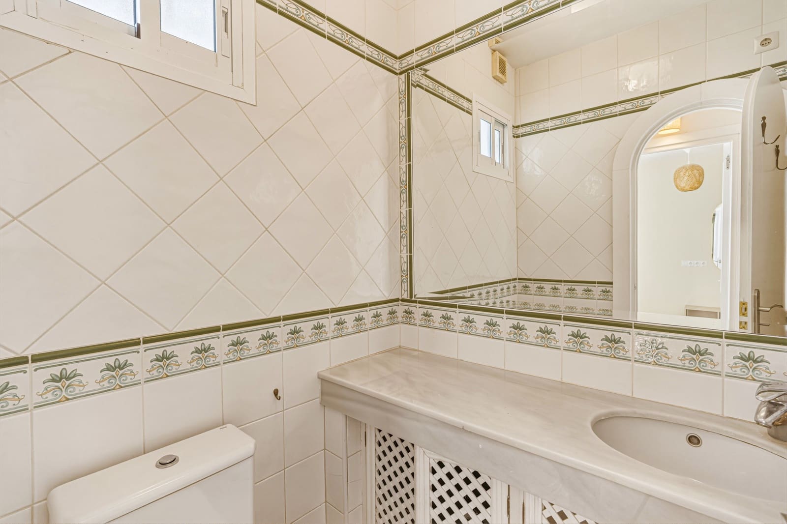 3 bedroom Townhouse for sale in Marbella with pool - € 549,000 (Ref: 9730637)