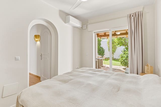 3 soveværelse Byhus til salg i Marbella med swimmingpool - € 549.000 (Ref: 9730637)