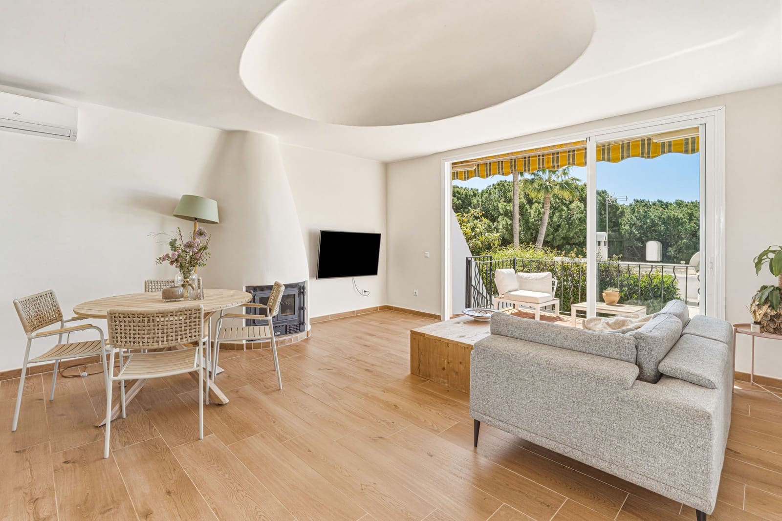 3 bedroom Townhouse for sale in Marbella with pool - € 549,000 (Ref: 9730637)