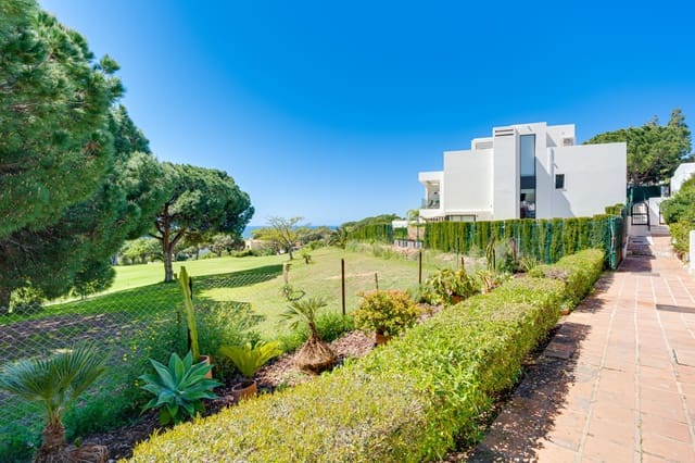 3 soveværelse Byhus til salg i Marbella med swimmingpool - € 549.000 (Ref: 9730637)