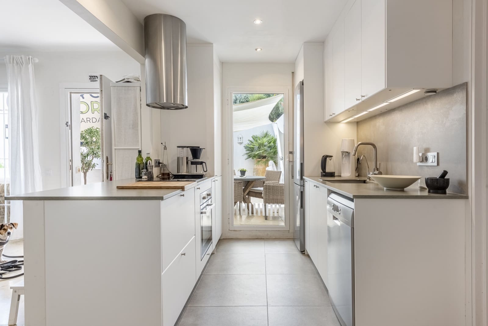 2 bedroom Apartment for sale in Marbella with pool garage - € 445,000 (Ref: 9730639)