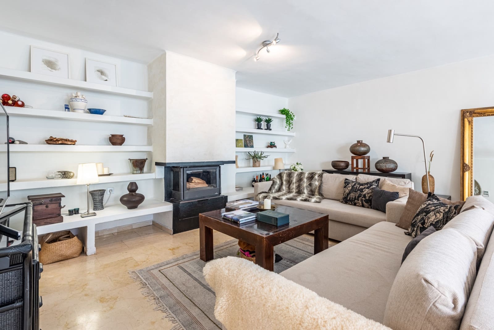 2 bedroom Apartment for sale in Marbella with pool garage - € 445,000 (Ref: 9730639)