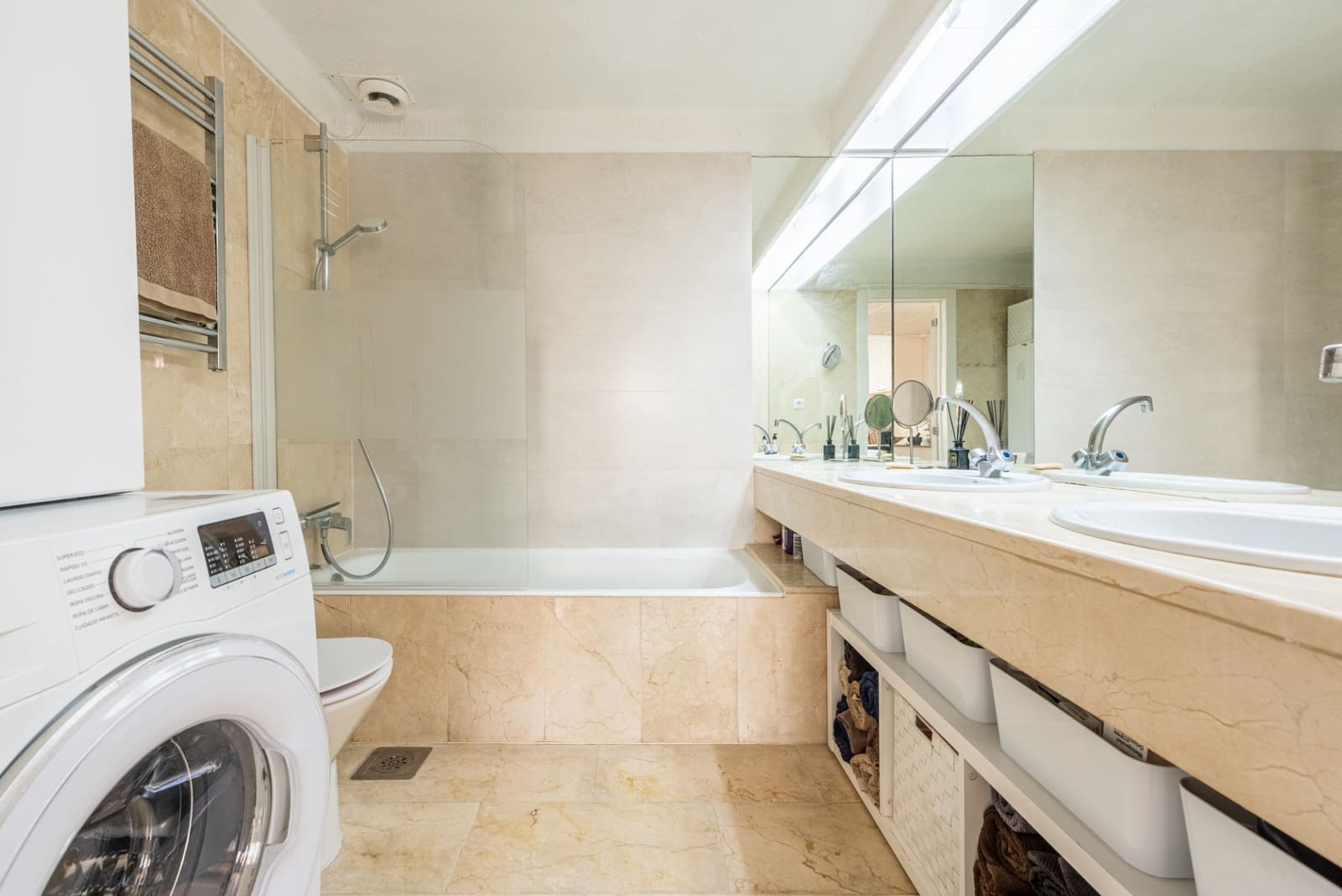 2 bedroom Apartment for sale in Marbella with pool garage - € 445,000 (Ref: 9730639)