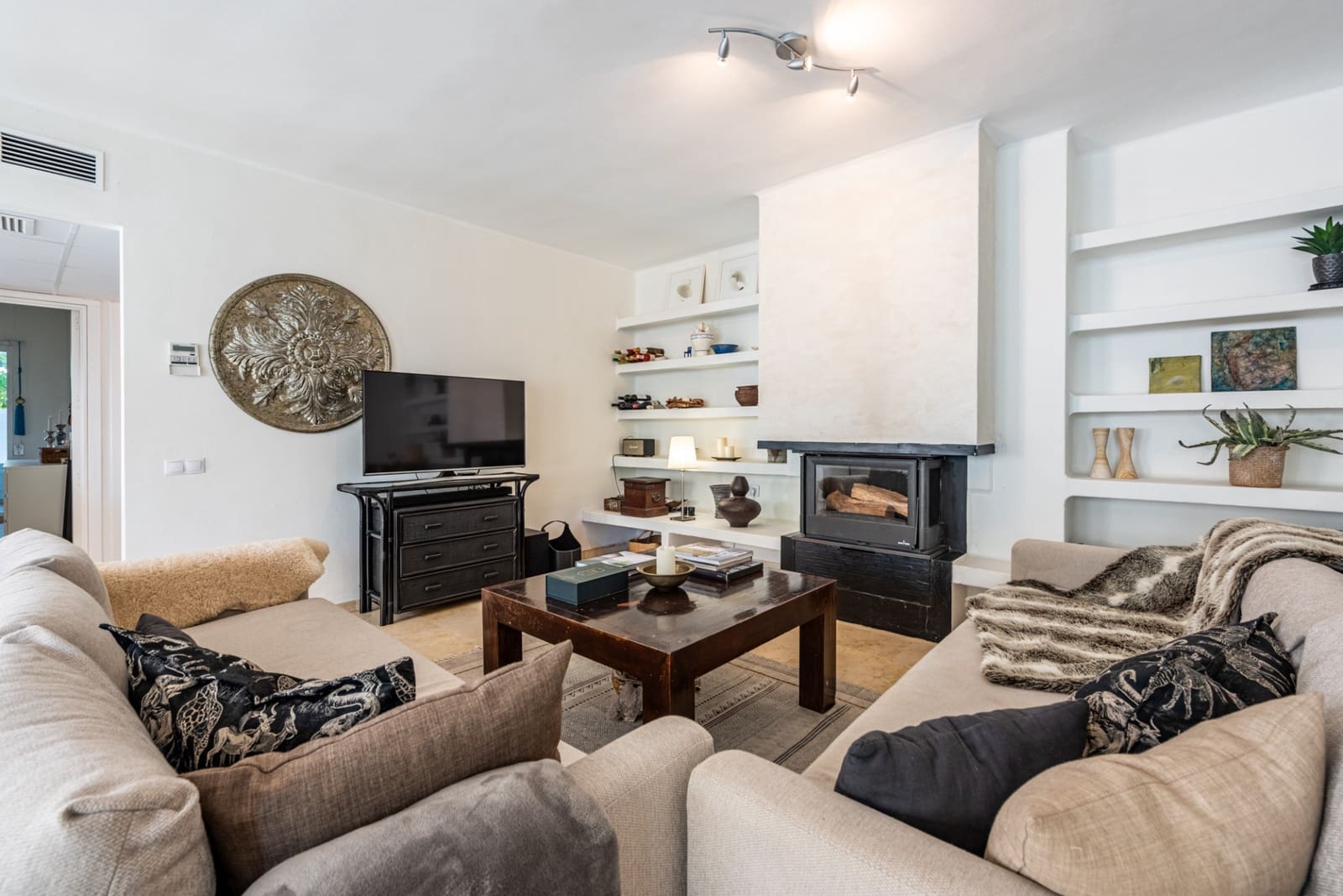 2 bedroom Apartment for sale in Marbella with pool garage - € 445,000 (Ref: 9730639)