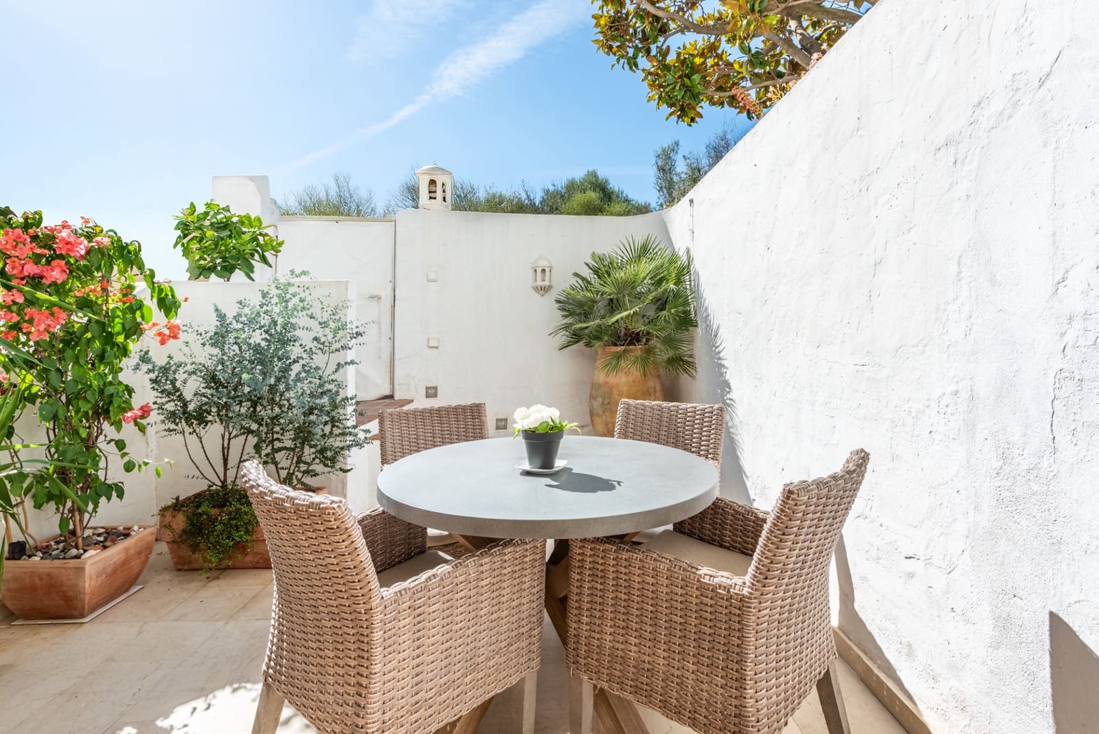 2 bedroom Apartment for sale in Marbella with pool garage - € 445,000 (Ref: 9730639)