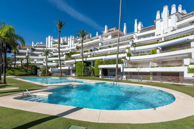 Apartamento de 2 habitaciones en Marbella en venta con piscina garaje - 445.000 € (Ref: 9730639)