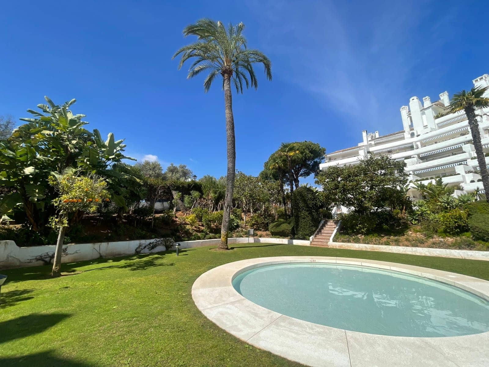 2 bedroom Apartment for sale in Marbella with pool garage - € 445,000 (Ref: 9730639)
