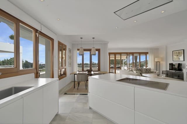 2 sypialnia Apartament na sprzedaż w Marbella z basenem garażem - 890 000 € (Ref: 9730640)