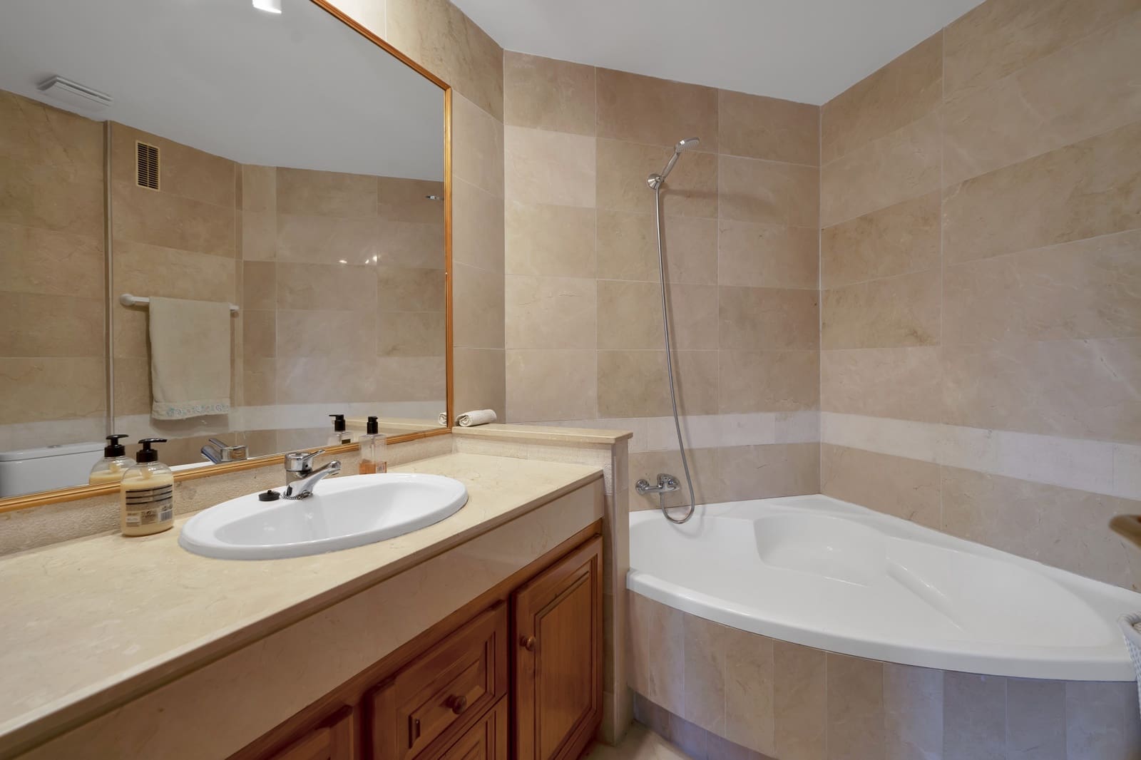 2 Zimmer Apartment zu verkaufen in Marbella mit Pool Garage - 890.000 € (Ref: 9730640)