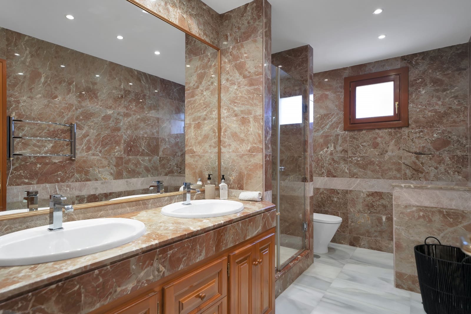 2 Zimmer Apartment zu verkaufen in Marbella mit Pool Garage - 890.000 € (Ref: 9730640)