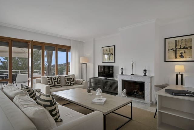 Apartamento de 2 habitaciones en Marbella en venta con piscina garaje - 890.000 € (Ref: 9730640)