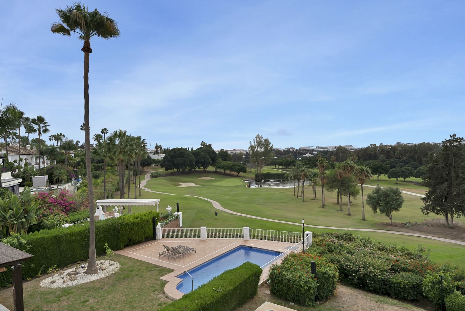 2 sovrum Lägenhet till salu i Marbella med pool garage - 890 000 € (Ref: 9730640)