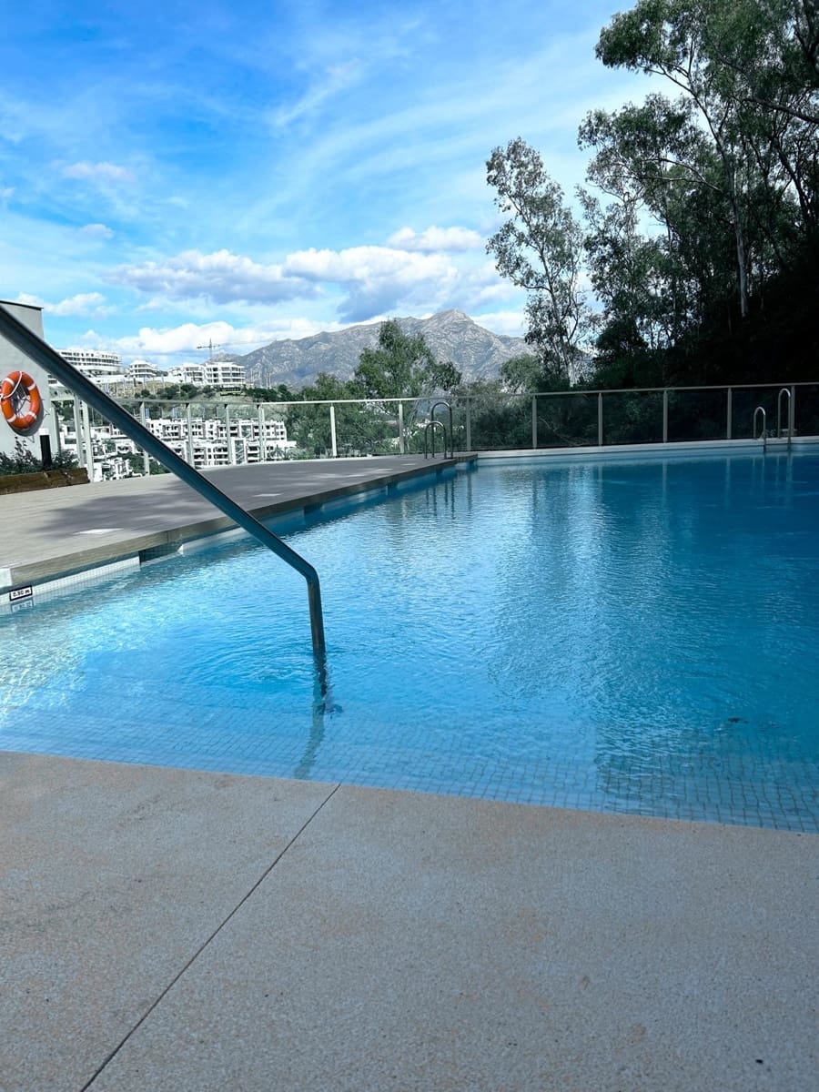 3 bedroom Apartment for sale in Benahavis with pool garage - € 855,000 (Ref: 9730641)