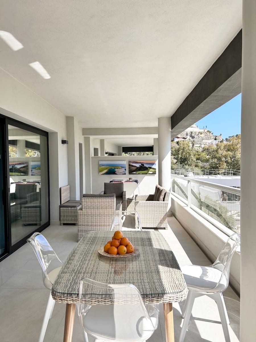 3 bedroom Apartment for sale in Benahavis with pool garage - € 855,000 (Ref: 9730641)