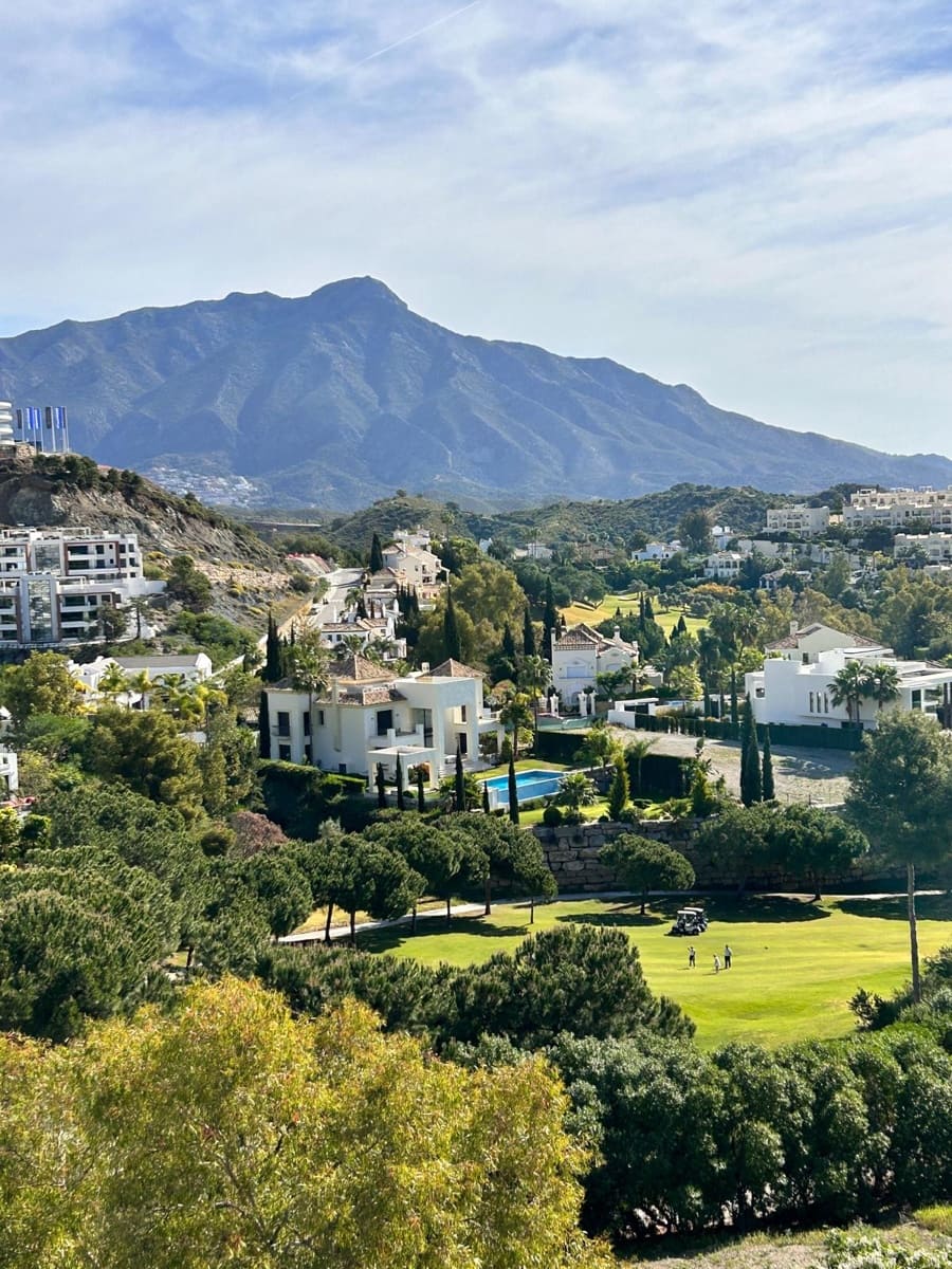 3 bedroom Apartment for sale in Benahavis with pool garage - € 855,000 (Ref: 9730641)