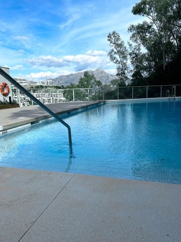 Apartamento de 3 habitaciones en Benahavís en venta con piscina garaje - 855.000 € (Ref: 9730641)