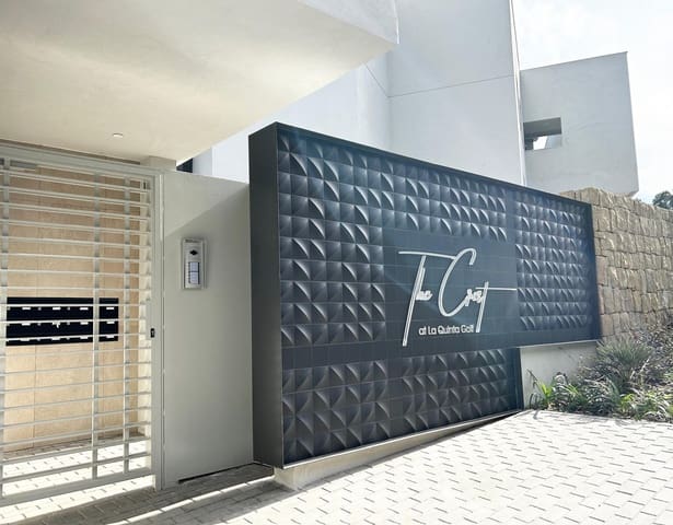 Apartamento de 3 habitaciones en Benahavís en venta con piscina garaje - 855.000 € (Ref: 9730641)