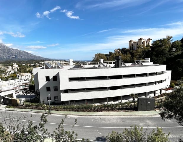 Apartamento de 3 habitaciones en Benahavís en venta con piscina garaje - 855.000 € (Ref: 9730641)