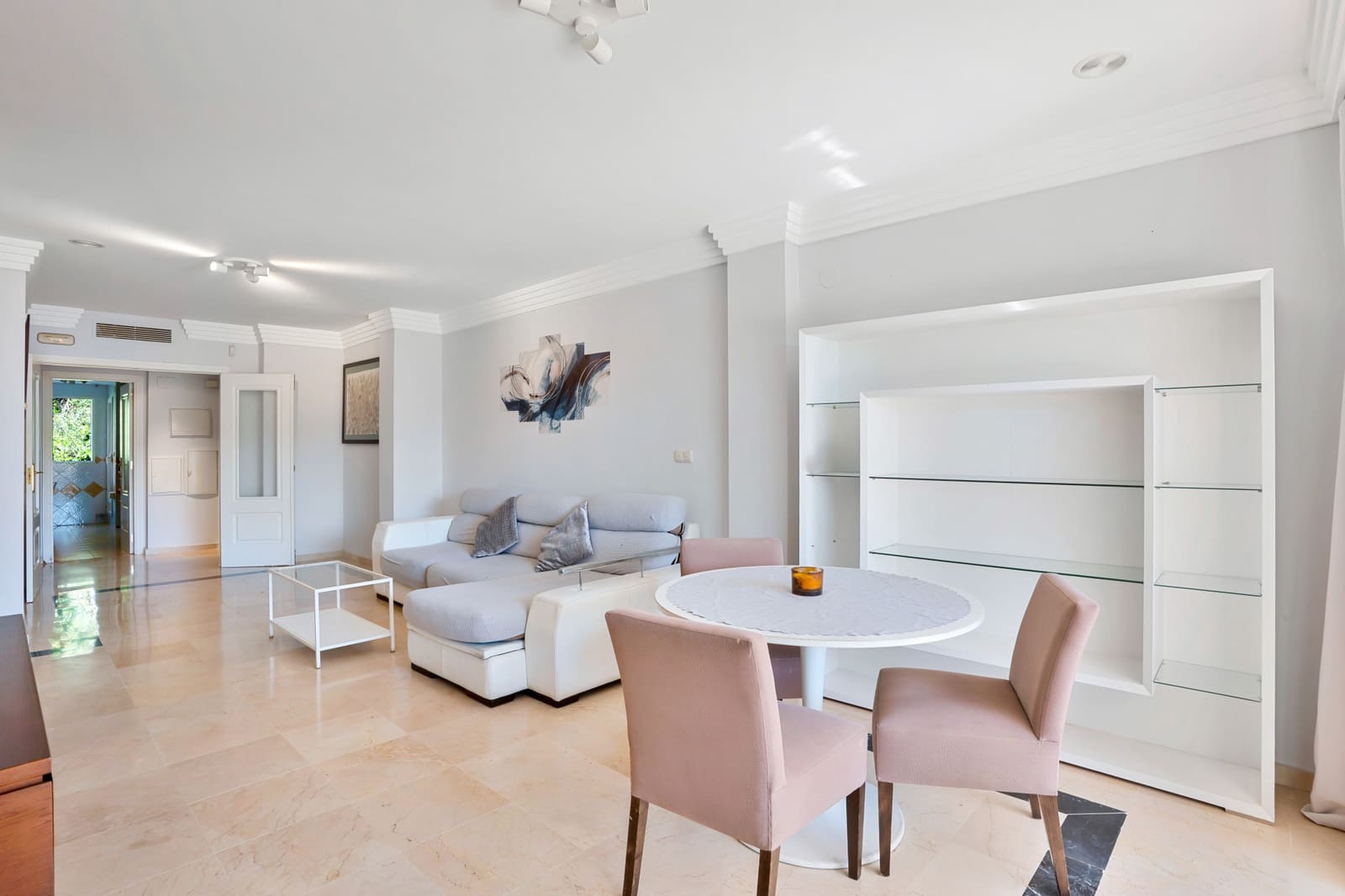 2 slaapkamer Appartement te koop in Marbella met zwembad garage - € 437.000 (Ref: 9730642)