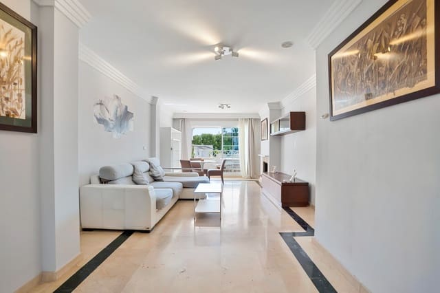 2 slaapkamer Appartement te koop in Marbella met zwembad garage - € 437.000 (Ref: 9730642)