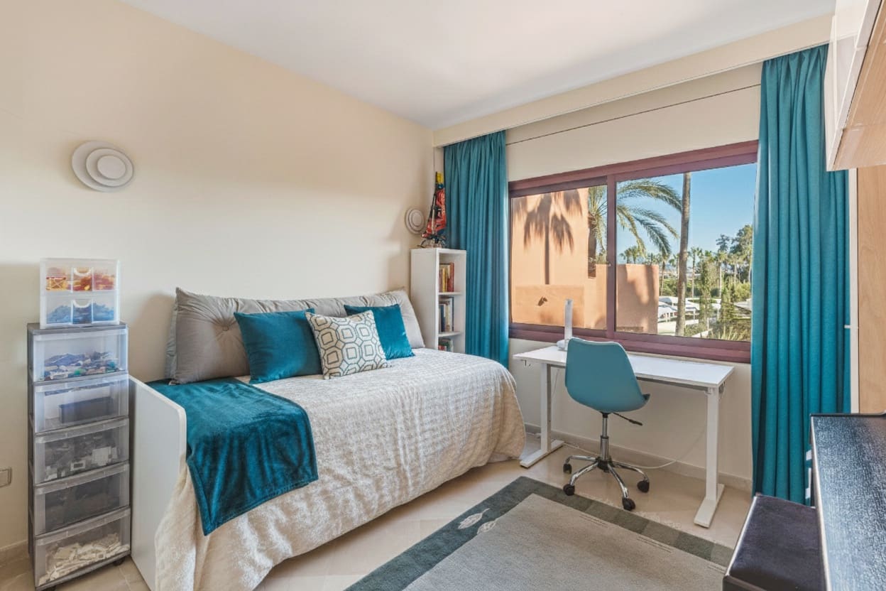 3 soveværelse Penthouse til salg i Estepona med swimmingpool garage - € 1.750.000 (Ref: 9730643)