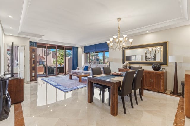 3 sovrum Takvåning till salu i Estepona med pool garage - 1 750 000 € (Ref: 9730643)