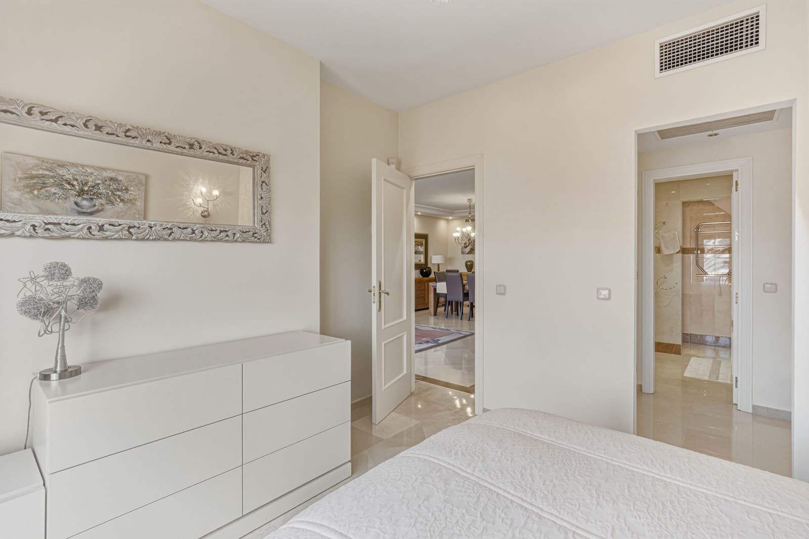 3 soveværelse Penthouse til salg i Estepona med swimmingpool garage - € 1.750.000 (Ref: 9730643)