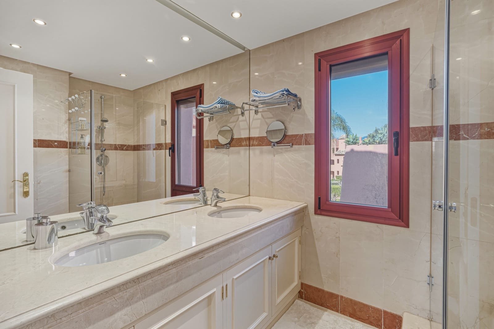 3 soveværelse Penthouse til salg i Estepona med swimmingpool garage - € 1.750.000 (Ref: 9730643)