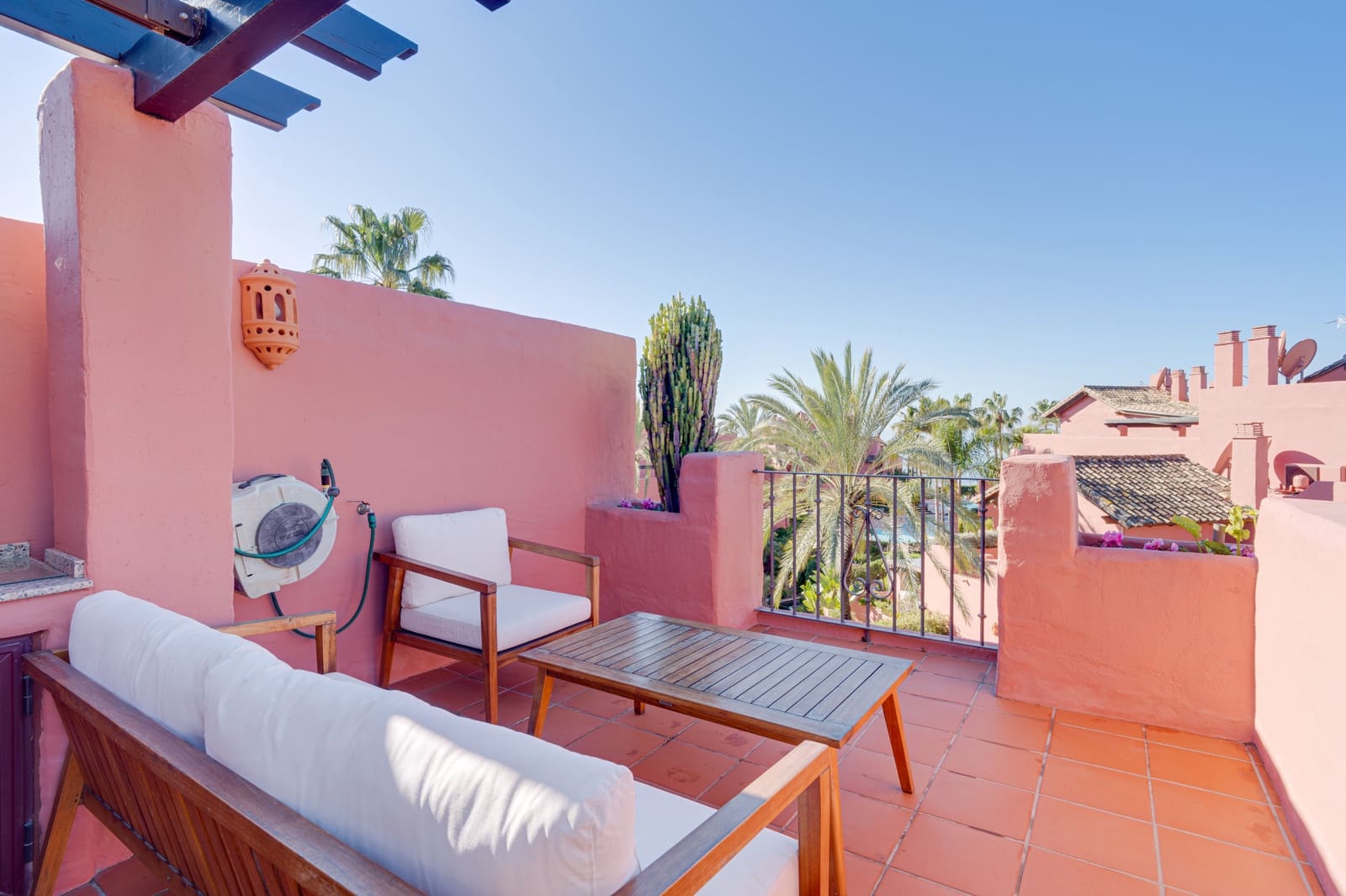 3 soveværelse Penthouse til salg i Estepona med swimmingpool garage - € 1.750.000 (Ref: 9730643)