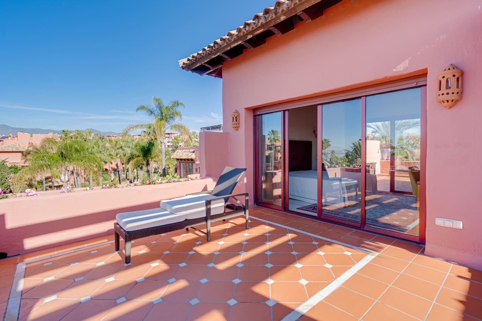 3 soveværelse Penthouse til salg i Estepona med swimmingpool garage - € 1.750.000 (Ref: 9730643)