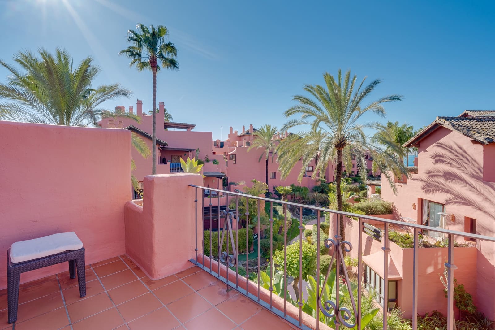 3 soveværelse Penthouse til salg i Estepona med swimmingpool garage - € 1.750.000 (Ref: 9730643)