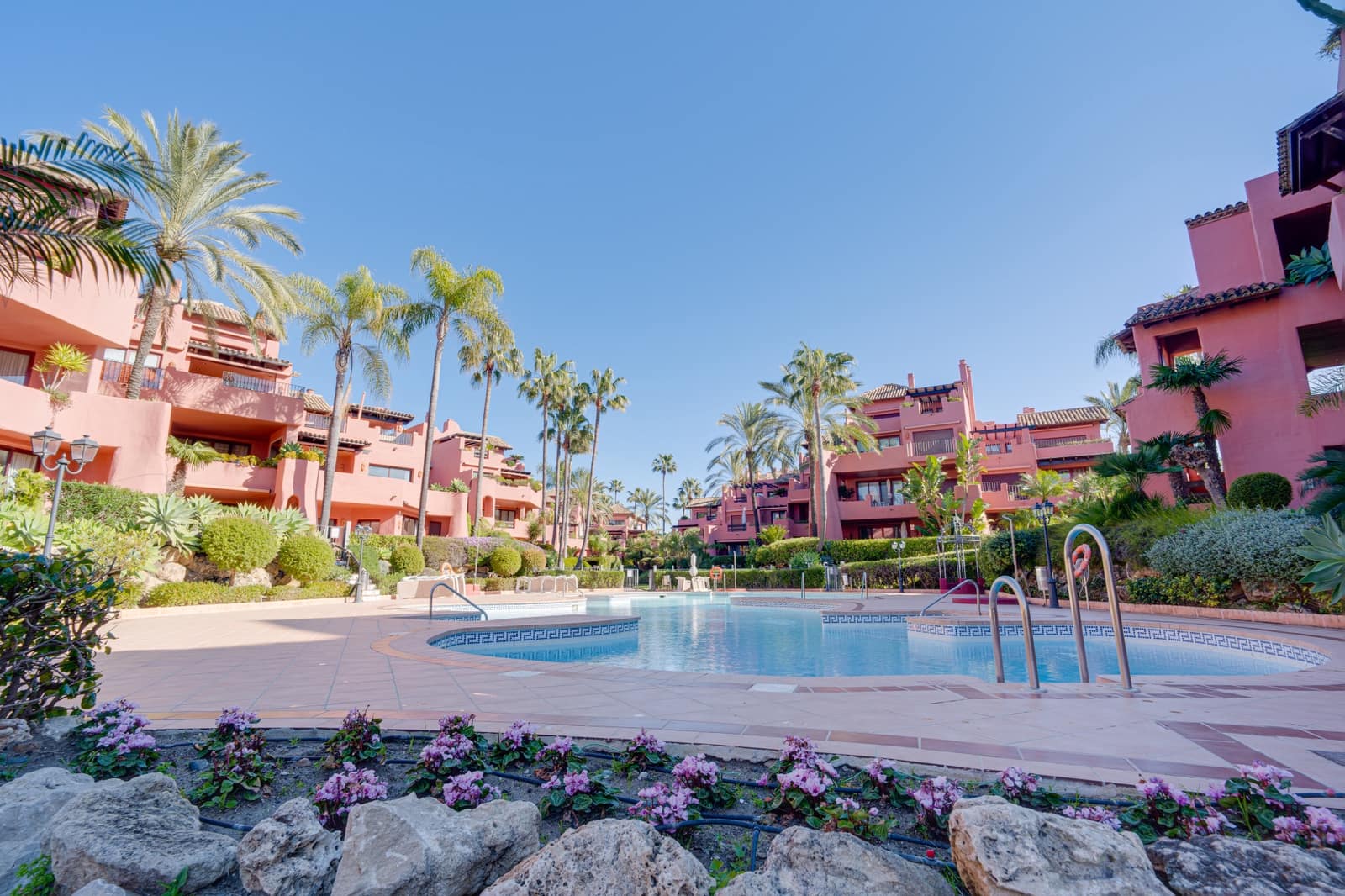 3 soveværelse Penthouse til salg i Estepona med swimmingpool garage - € 1.750.000 (Ref: 9730643)