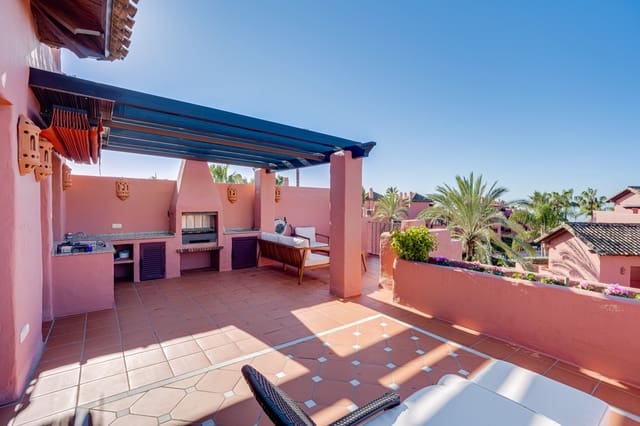 3 quarto Penthouse para venda em Estepona com piscina garagem - 1 750 000 € (Ref: 9730643)