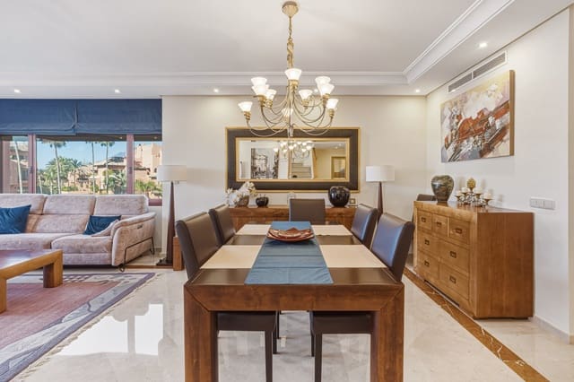 3 quarto Penthouse para venda em Estepona com piscina garagem - 1 750 000 € (Ref: 9730643)