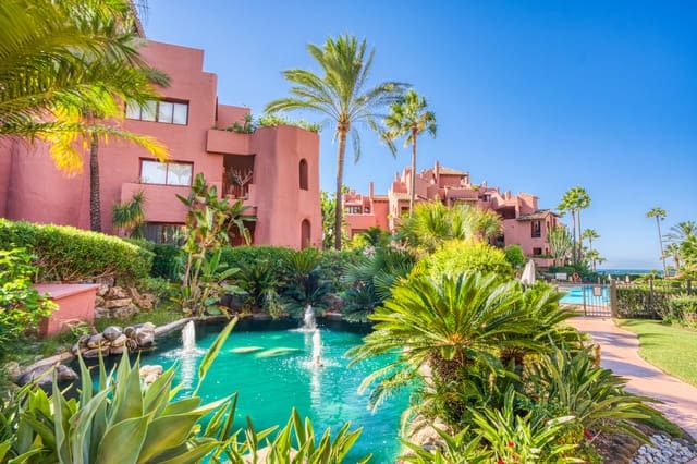 3 quarto Penthouse para venda em Estepona com piscina garagem - 1 750 000 € (Ref: 9730643)