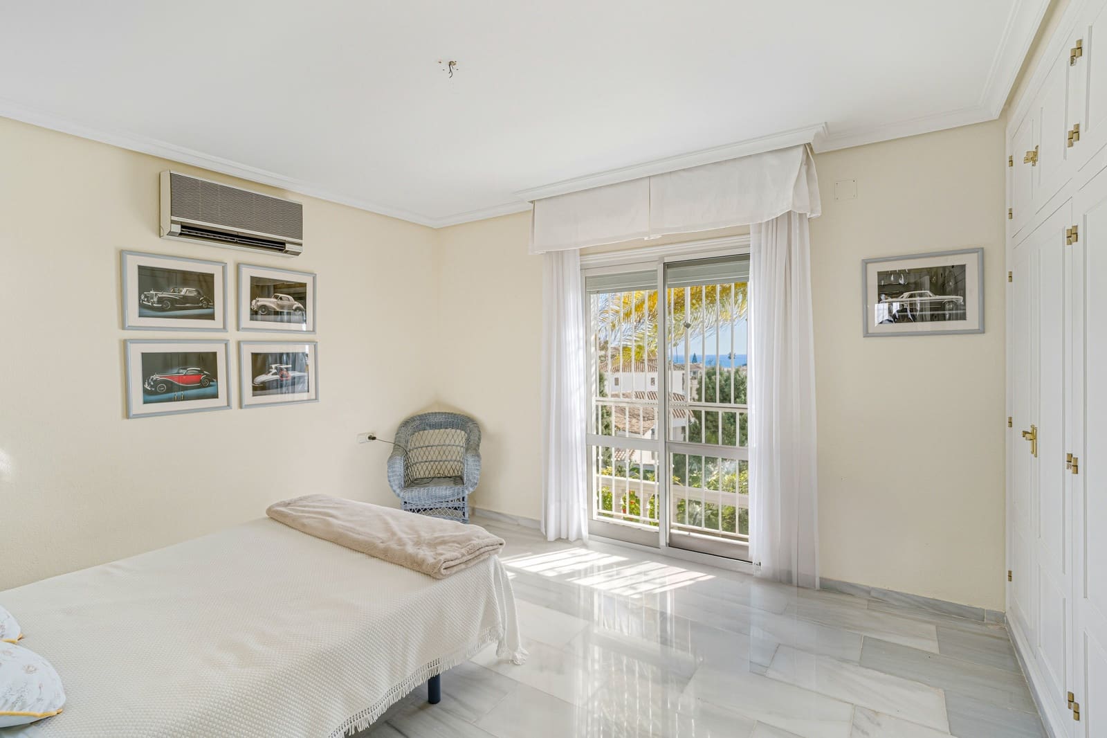 3 bedroom Villa for sale in Riviera del Sol with pool garage - € 950,000 (Ref: 9730644)