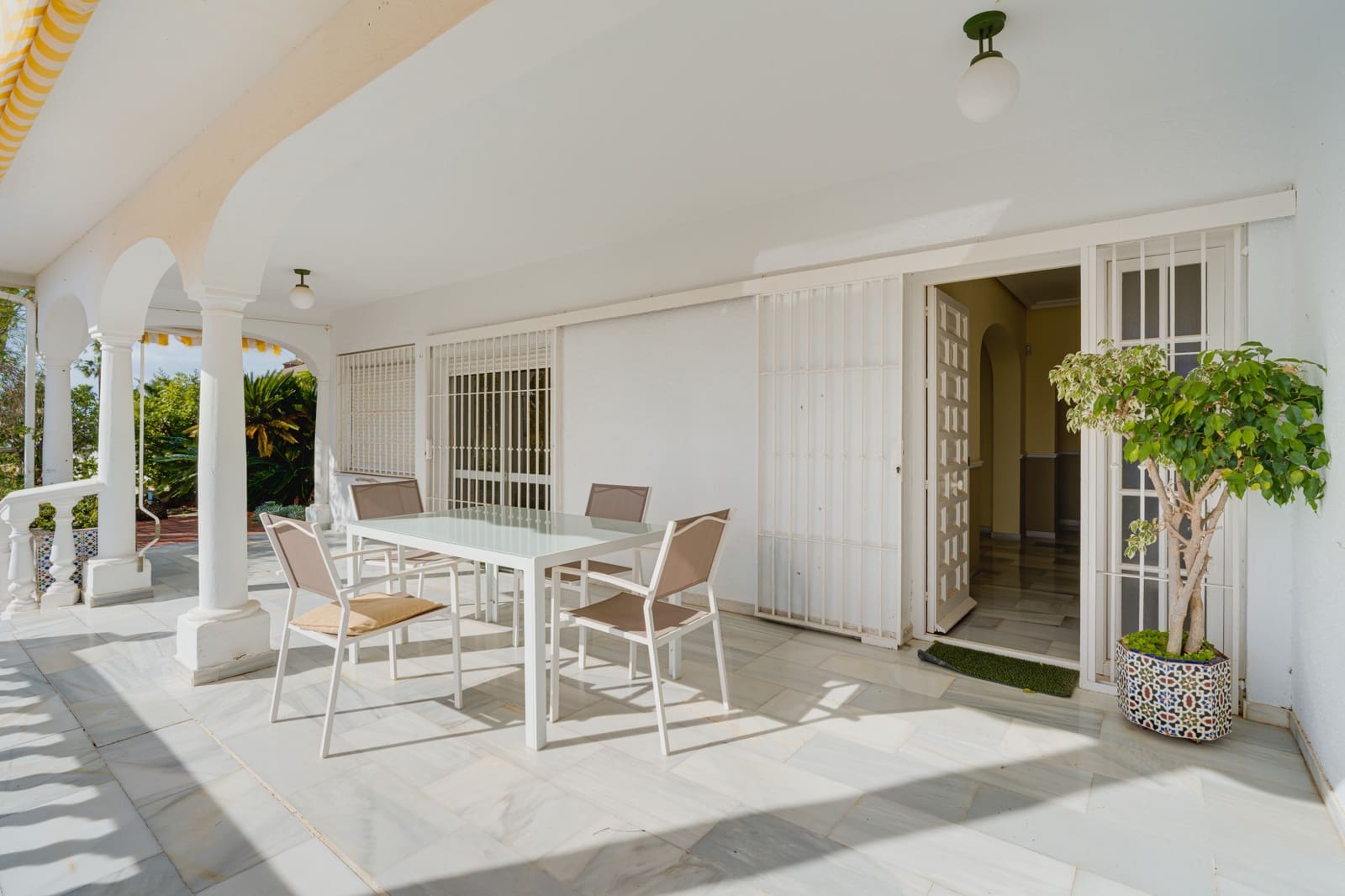 3 bedroom Villa for sale in Riviera del Sol with pool garage - € 920,000 (Ref: 9730644)