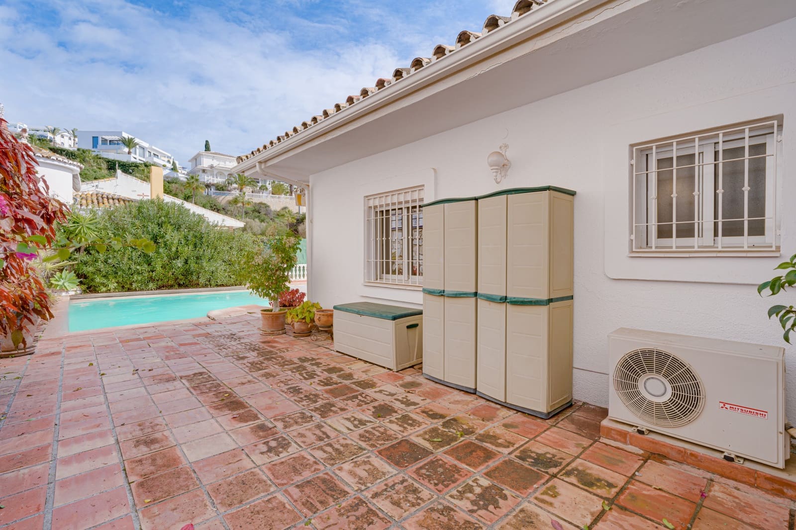 3 bedroom Villa for sale in Riviera del Sol with pool garage - € 920,000 (Ref: 9730644)