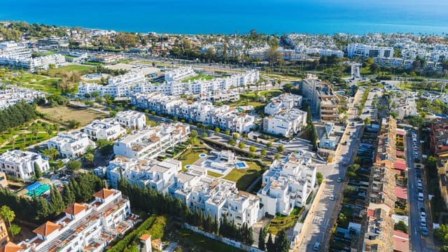 2 slaapkamer Appartement te koop in Cancelada, Estepona met zwembad garage - € 545.000 (Ref: 9730647)