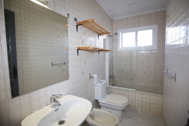 4 soveværelse Semi-Rækkehus til salg i Calahonda, Mijas med swimmingpool garage - € 459.000 (Ref: 9730648)