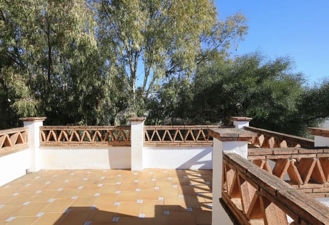 4 soveværelse Semi-Rækkehus til salg i Calahonda, Mijas med swimmingpool garage - € 459.000 (Ref: 9730648)