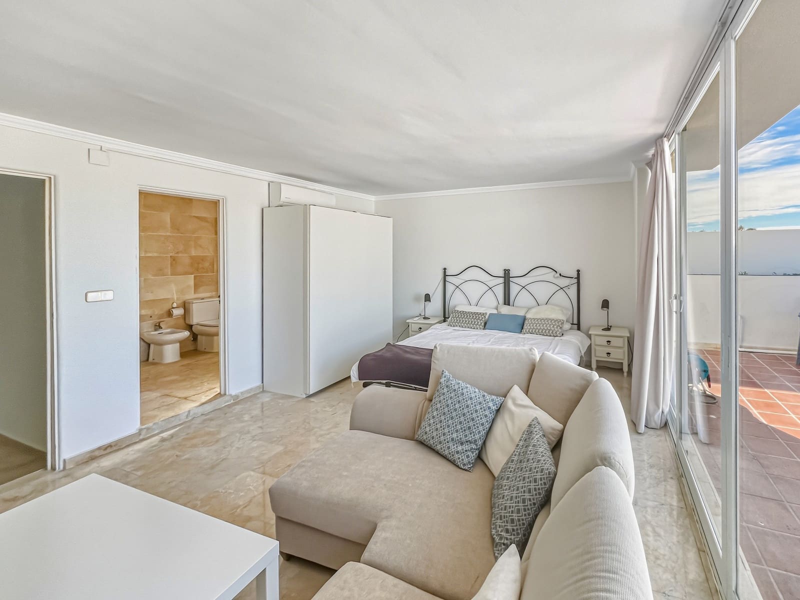 4 soveværelse Penthouse til salg i Puerto Banus med swimmingpool garage - € 1.100.000 (Ref: 9730650)