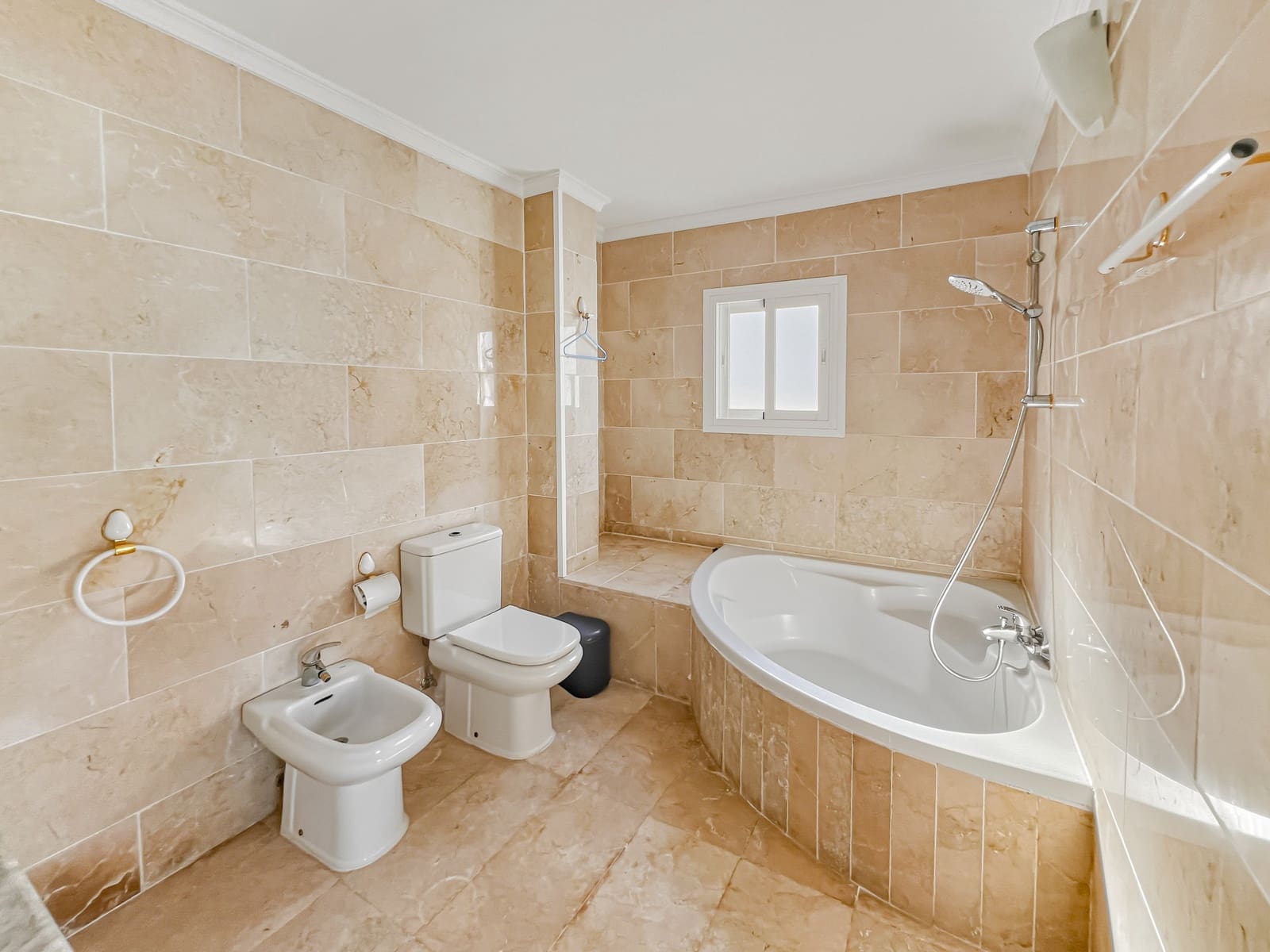 4 soveværelse Penthouse til salg i Puerto Banus med swimmingpool garage - € 1.100.000 (Ref: 9730650)