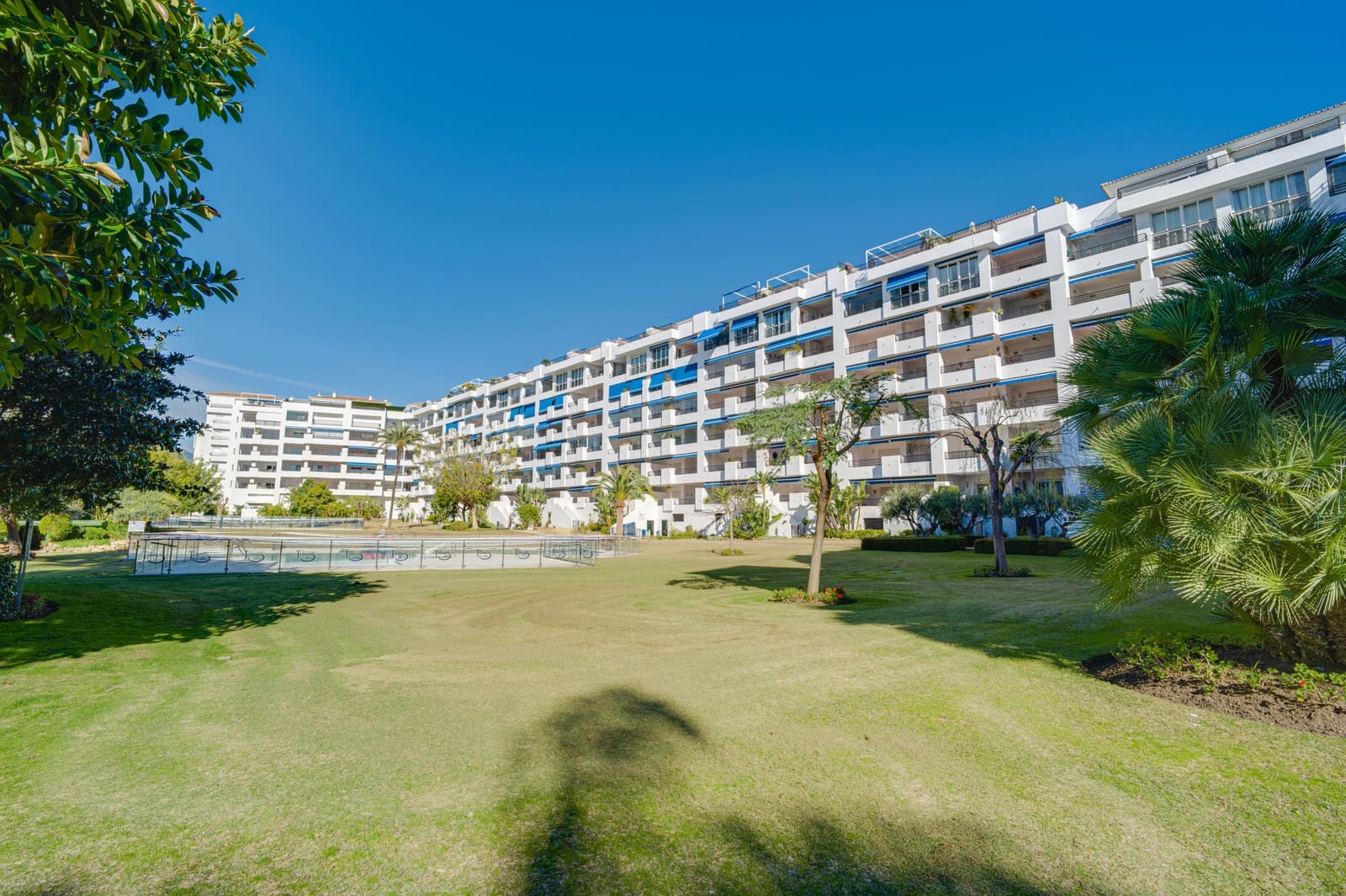 4 soveværelse Penthouse til salg i Puerto Banus med swimmingpool garage - € 1.100.000 (Ref: 9730650)