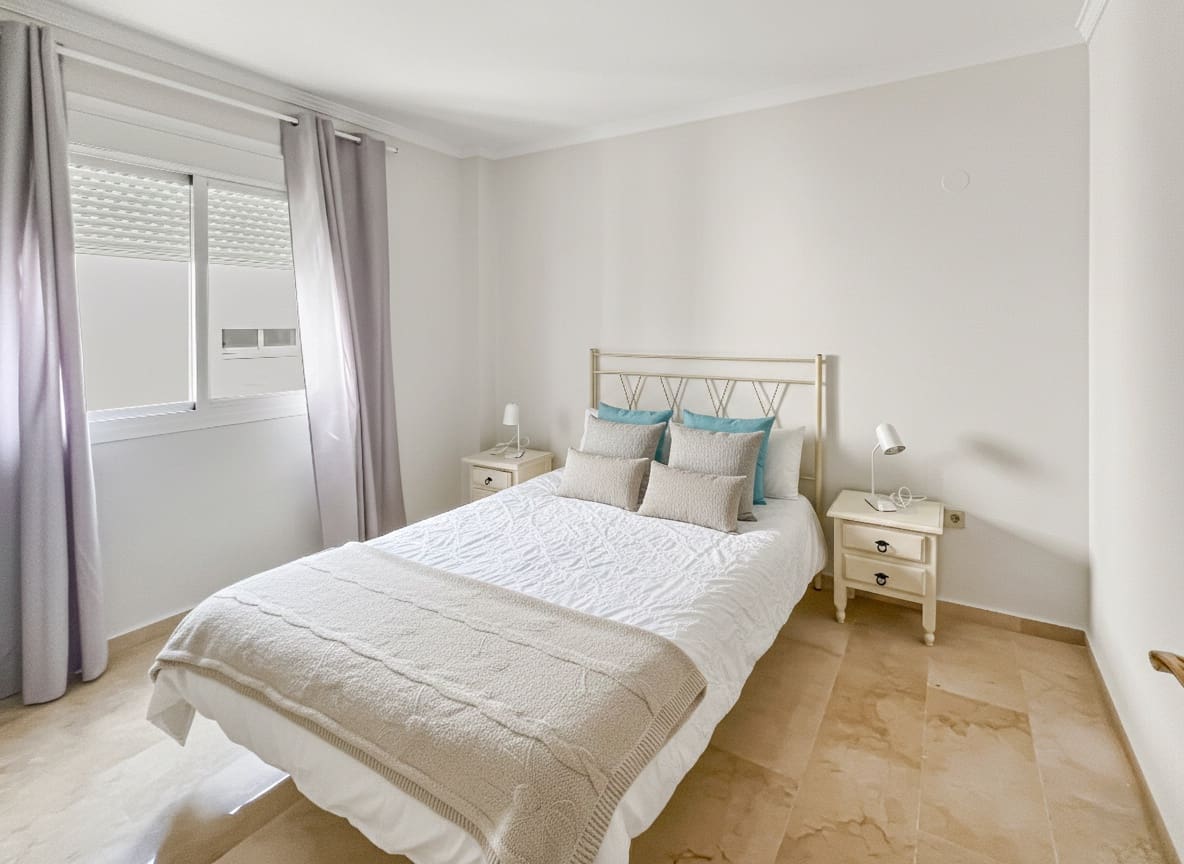 4 soverom Penthouse til salgs i Puerto Banus med svømmebasseng garasje - € 1 100 000 (Ref: 9730650)